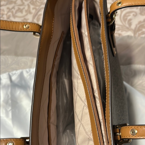 NWOT Michael Kors Brown Tote with Signature Monogram - Picture 6 of 6